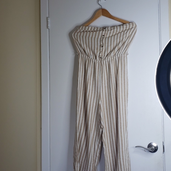 Beige sleevless romper - Picture 5 of 5